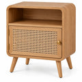 Table de chevet beige avec niche ouverte et porte ajourée